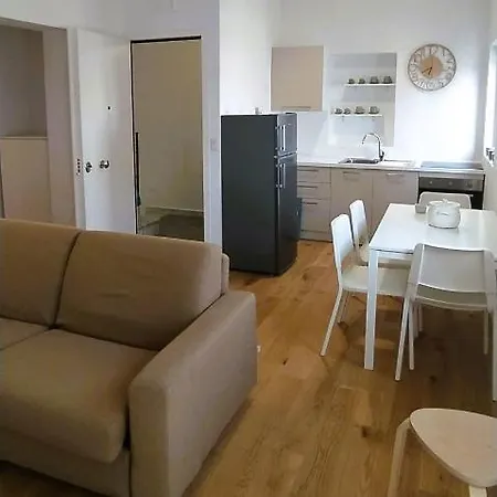 Via Genova 31 Appartamento *