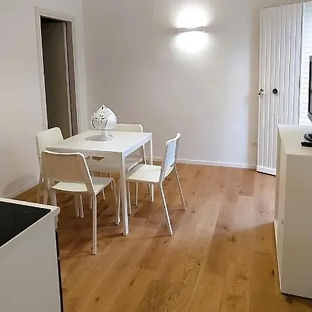 Appartamento Via Genova 31 *