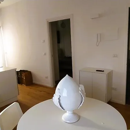 Via Genova 31 Appartamento