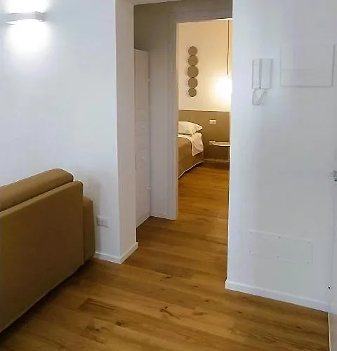 Via Genova 31 * Bari